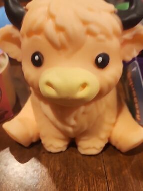 Squeeezy Highland Cow - Tan